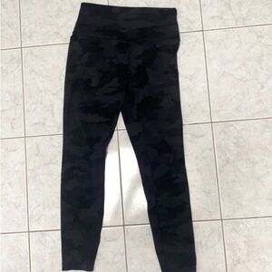Lululemon wunder train black camo leggings